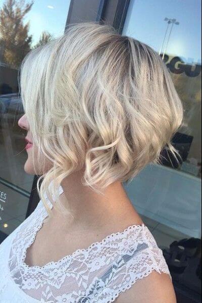 Silver Stacked Bob for Wavy Hair - Short Wavy Hairstyles for Women