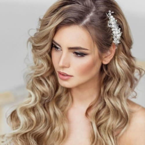 50 Dreamy Homecoming Hairstyles and Ways to Style Your Hair