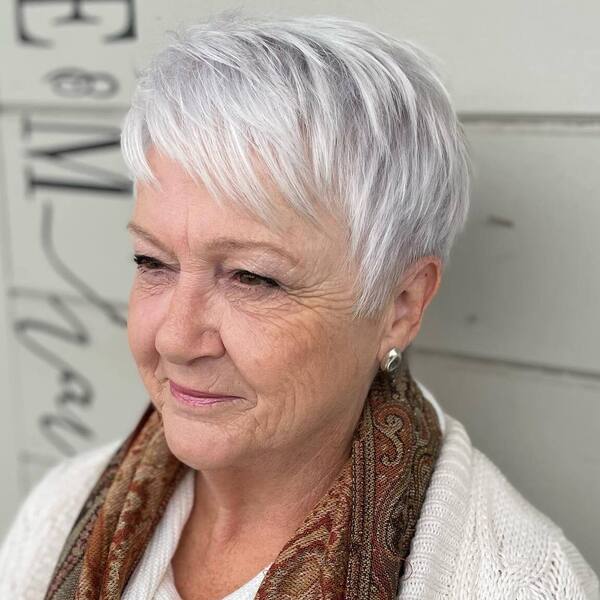 94 Stylish & Fuss-Free Short Hairstyles for Women Over 50 in 2023