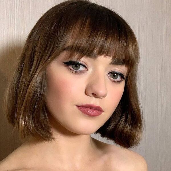 Maisie Williams with bold eyeliner