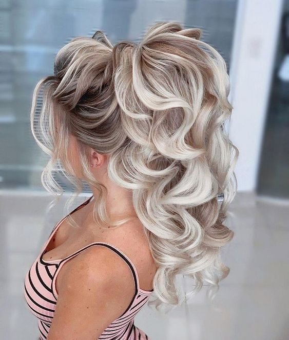White highlight pony tail